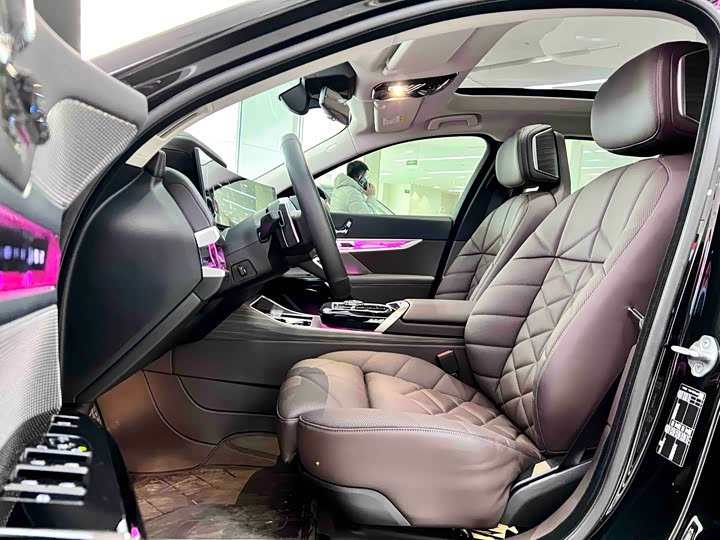 Фото 7 - BMW 7 Series