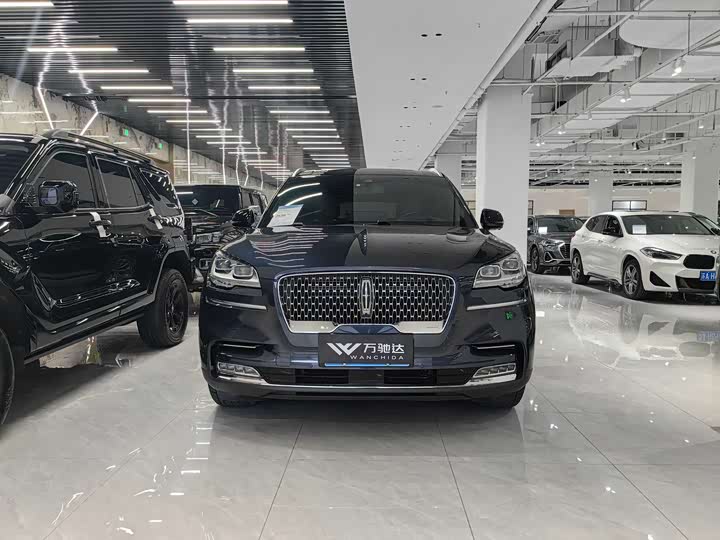 Фото 1 - Lincoln Aviator