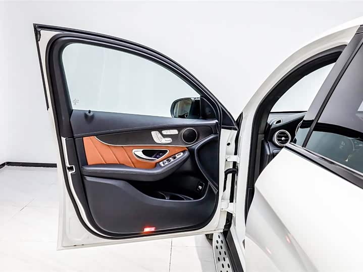 Фото 8 - Mercedes-Benz GLC-Class Coupe