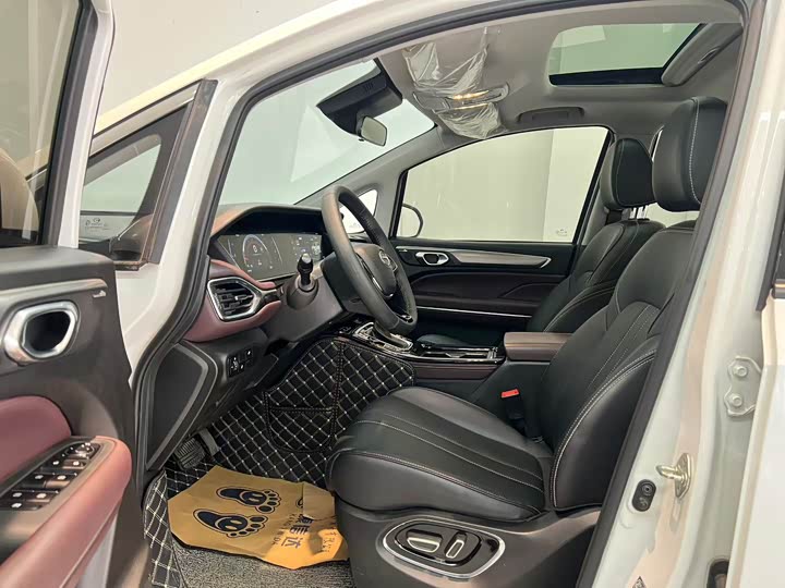 Фото 4 - GAC Trumpchi M6