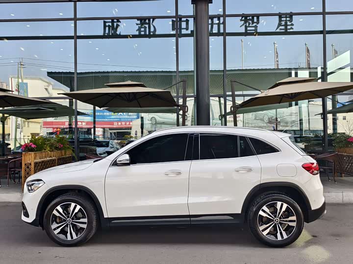 Фото 4 - Mercedes-Benz GLA-Class