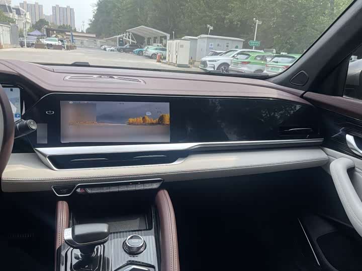 Фото 9 - Geely Monjaro