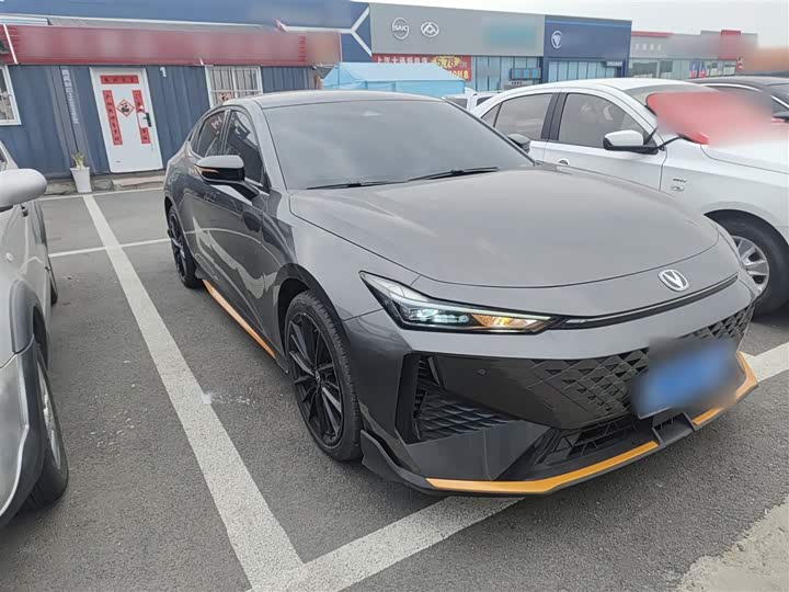 Фото 4 - Changan UNI-V