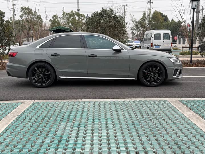 Фото 9 - Audi S4