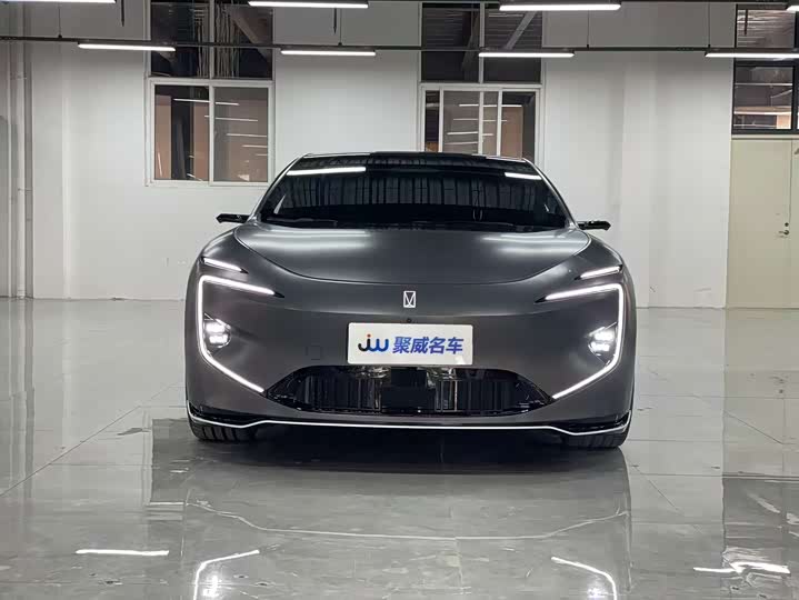 Фото 2 - Avatr 12