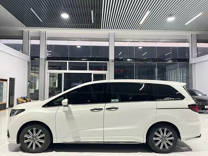 Фото 3 - Honda Odyssey