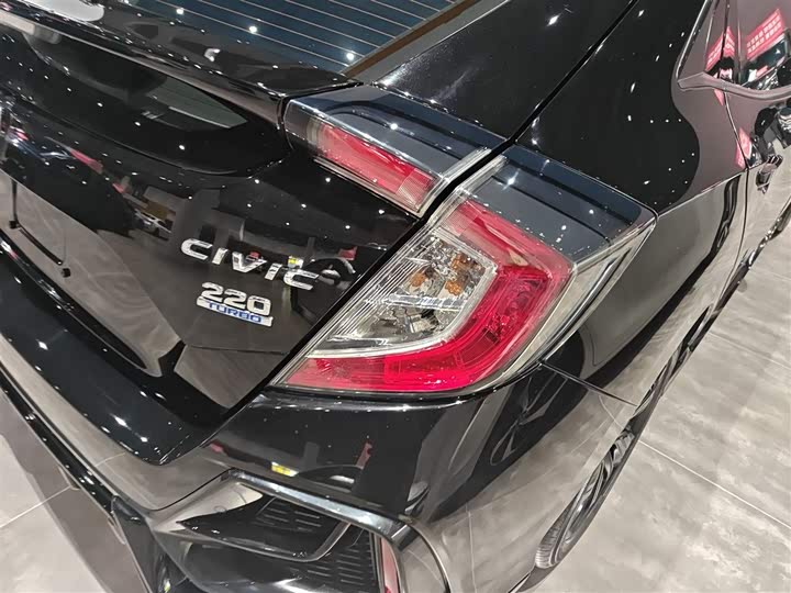 Фото 8 - Honda Civic