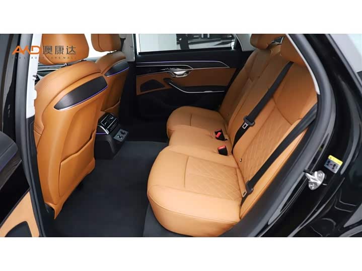 Фото 7 - Audi A8