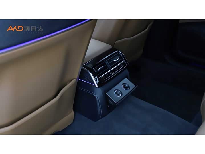 Фото 9 - Audi A8