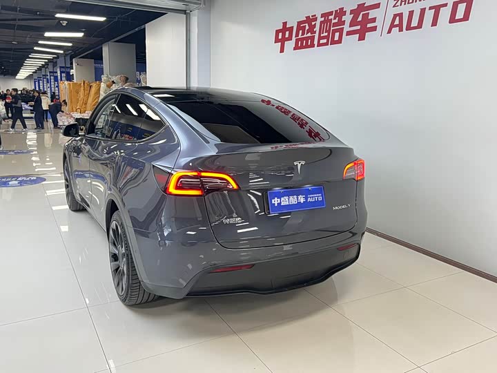 Фото 6 - Tesla Model Y