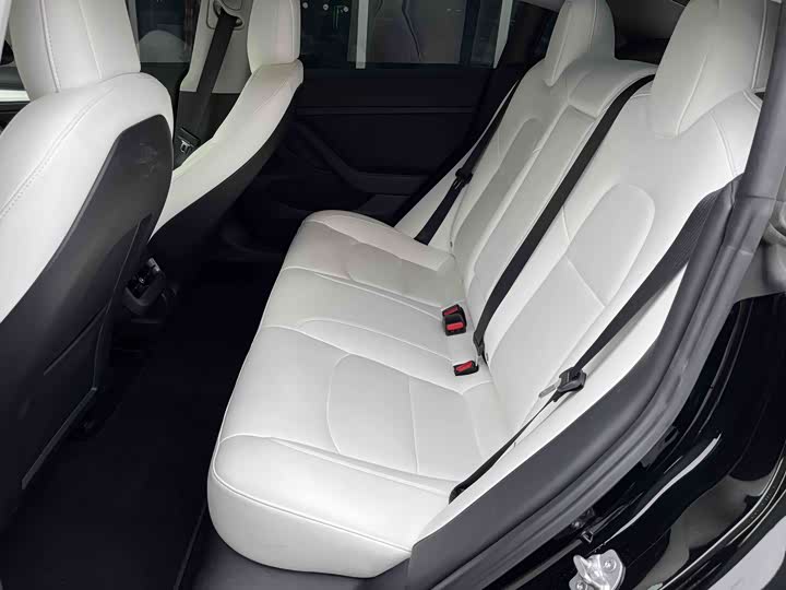 Фото 7 - Tesla Model 3