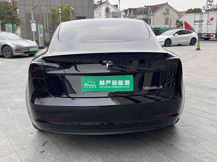 Фото 9 - Tesla Model 3