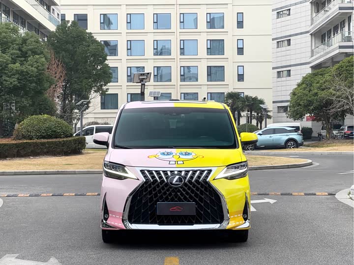 Фото 2 - Lexus LM