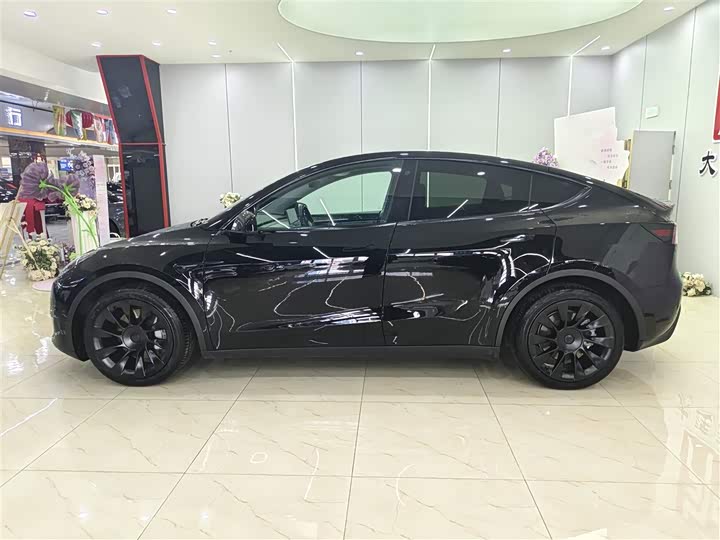 Фото 9 - Tesla Model Y