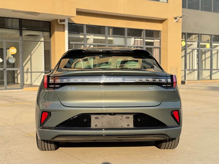 Фото 5 - Zeekr 001