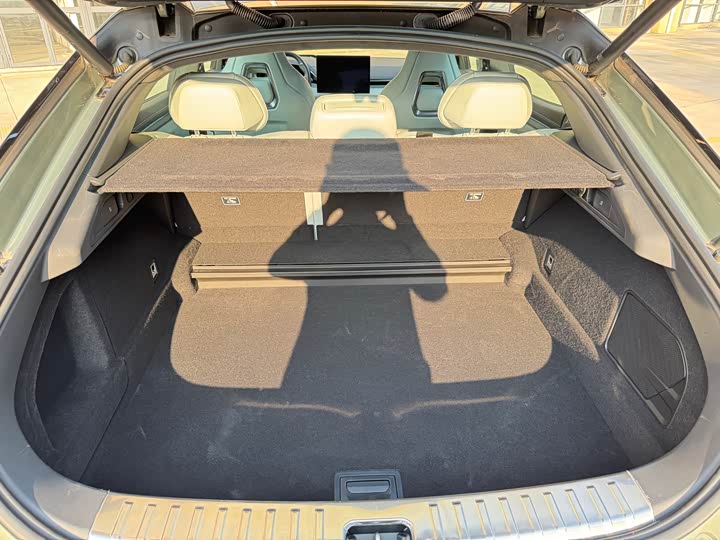 Фото 9 - Zeekr 001