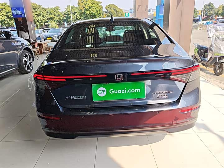 Фото 6 - Honda Accord