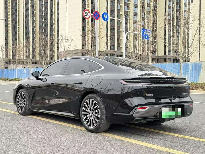 Фото 9 - Geely Galaxy Starshine 8 EM-i