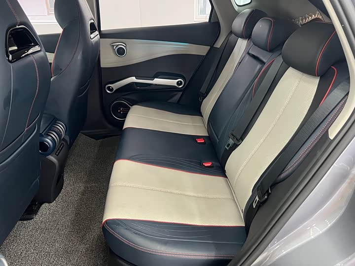 Фото 6 - BYD Yuan Plus