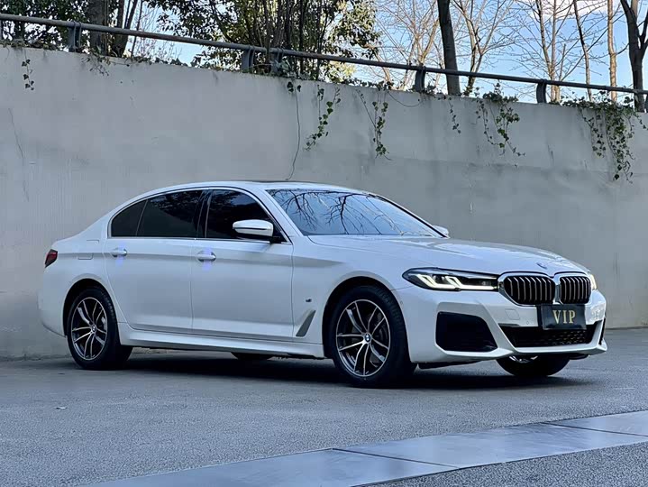 Фото 3 - BMW 5 Series