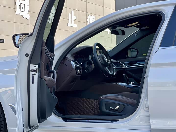 Фото 4 - BMW 5 Series