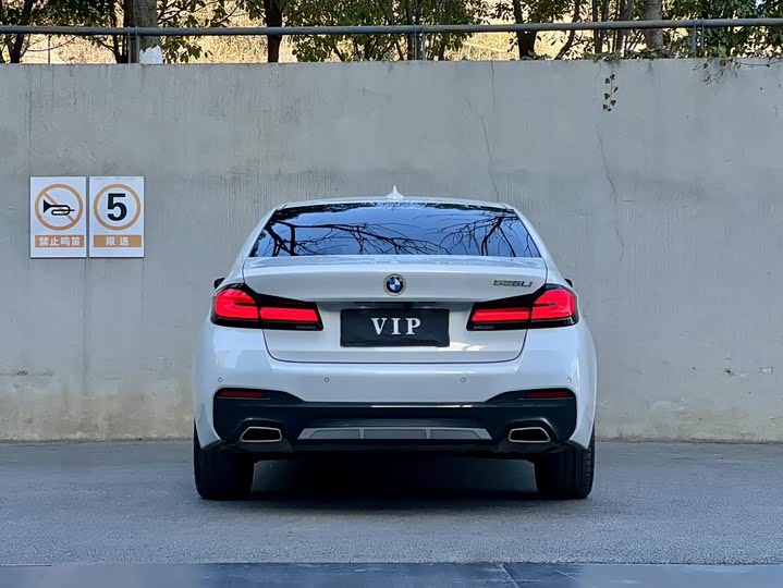 Фото 8 - BMW 5 Series