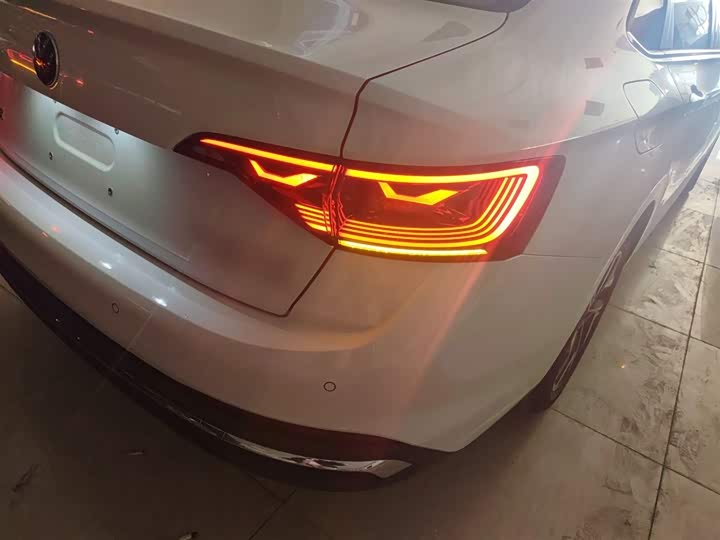 Фото 8 - Volkswagen Sagitar L