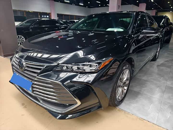 Фото 1 - Toyota Avalon