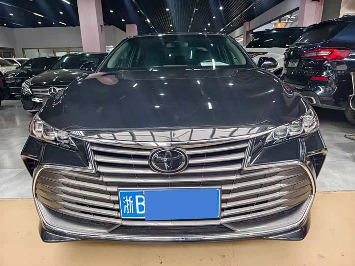Фото 2 - Toyota Avalon
