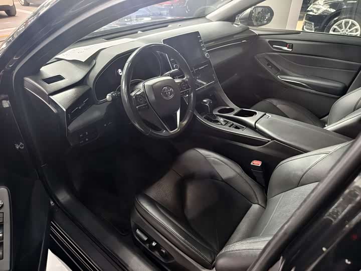 Фото 4 - Toyota Avalon