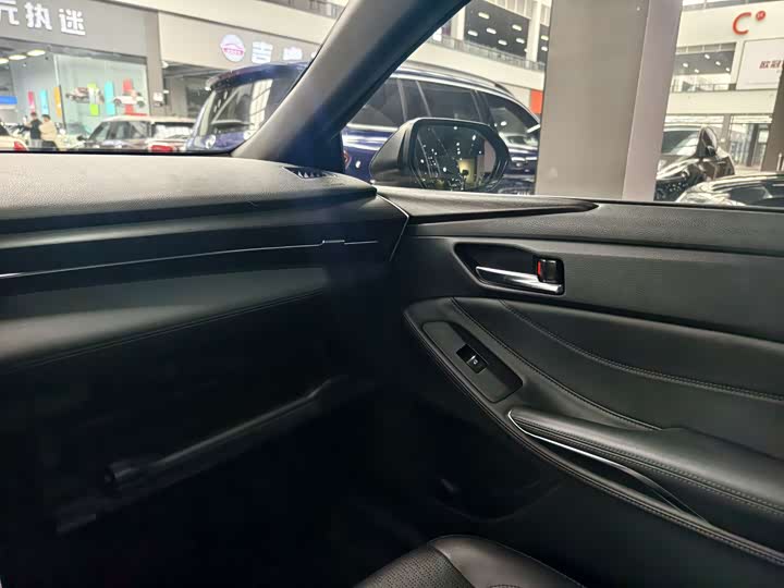 Фото 9 - Toyota Avalon