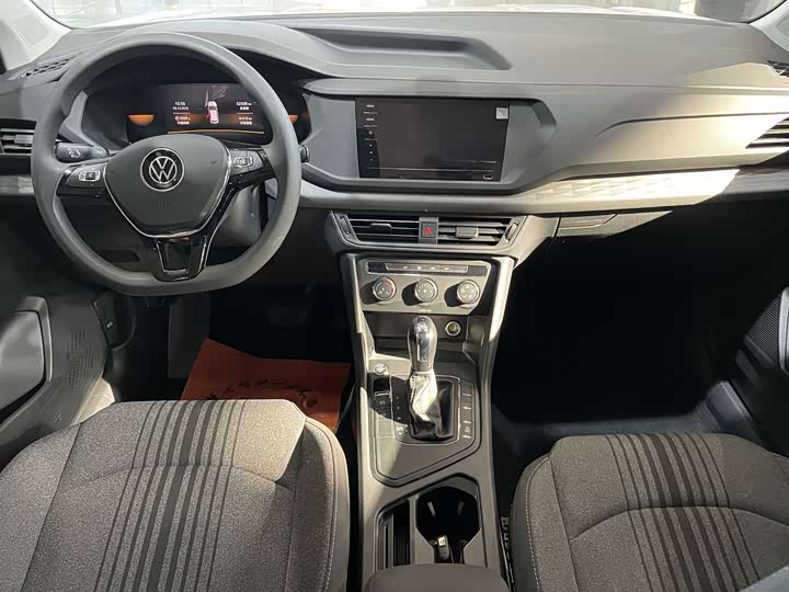 Фото 9 - Volkswagen Tharu