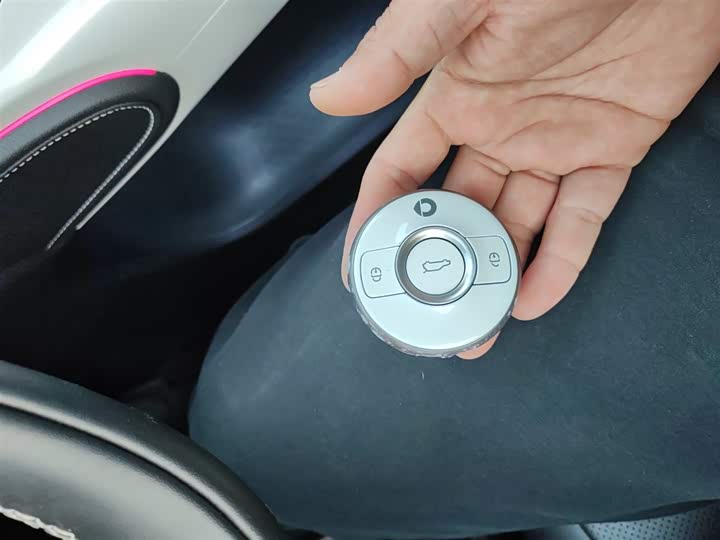 Фото 9 - Smart #1