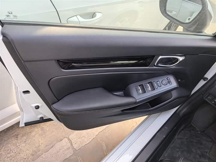 Фото 8 - Honda Civic