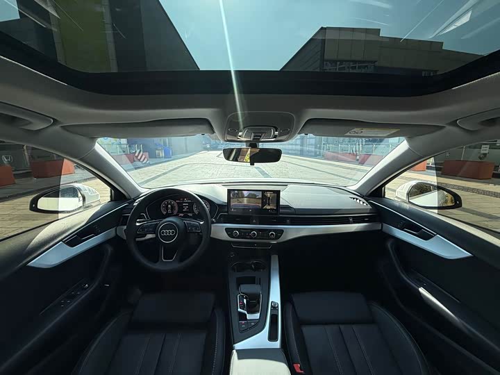 Фото 5 - Audi A4L