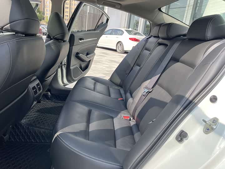 Фото 9 - Nissan Teana