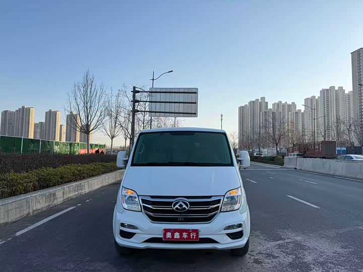 Фото 2 - Maxus V80