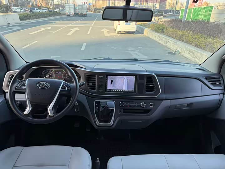 Фото 5 - Maxus V80