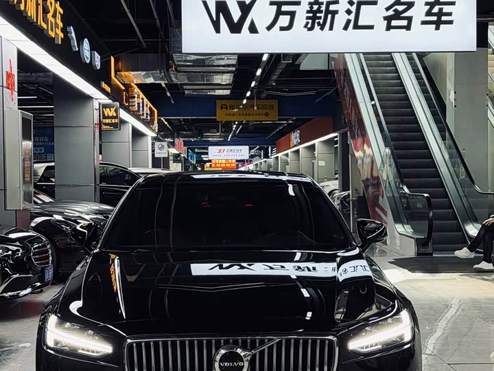 Фото 2 - Volvo S90