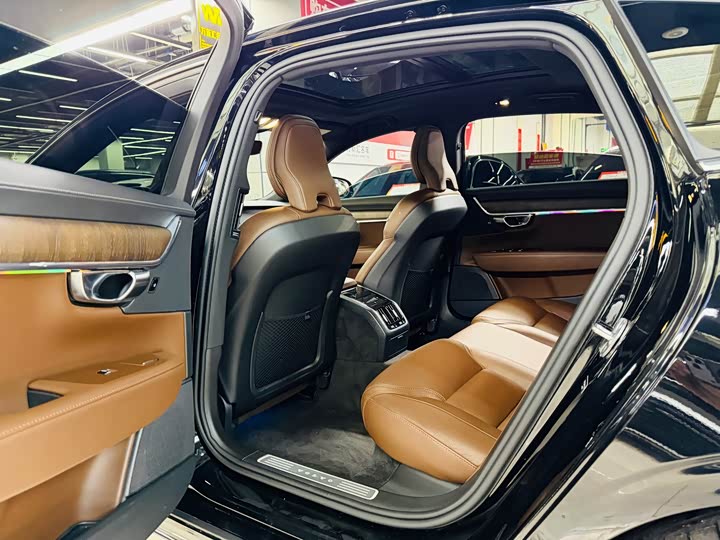 Фото 7 - Volvo S90