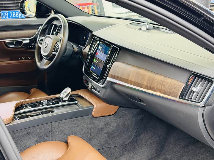 Фото 8 - Volvo S90