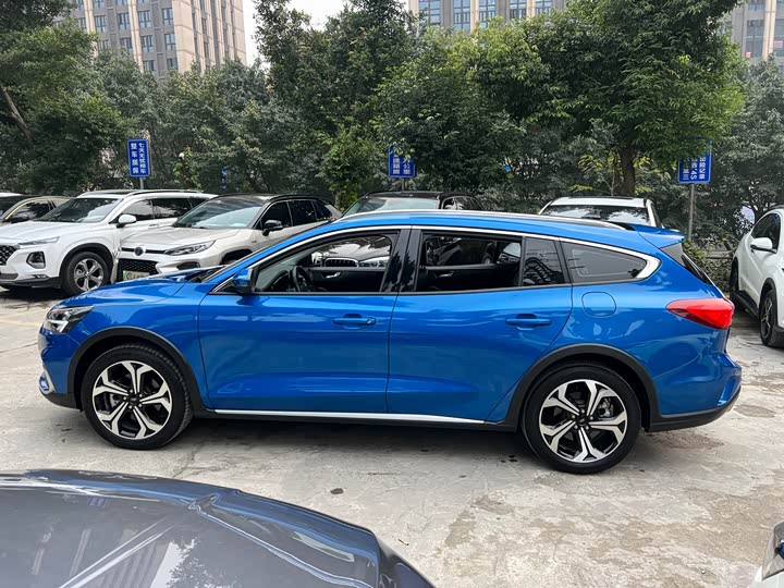 Фото 6 - Ford Focus