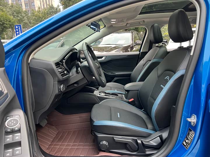 Фото 9 - Ford Focus