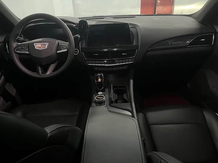 Фото 9 - Cadillac CT5