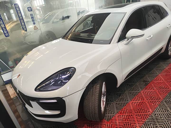 Фото 1 - Porsche Macan