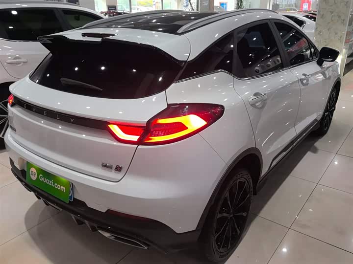 Фото 7 - Geely Emgrand GS