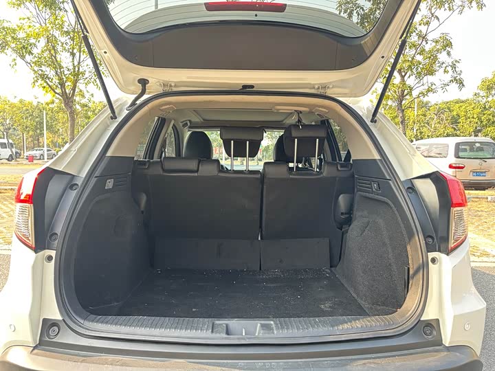 Фото 8 - Honda Vezel