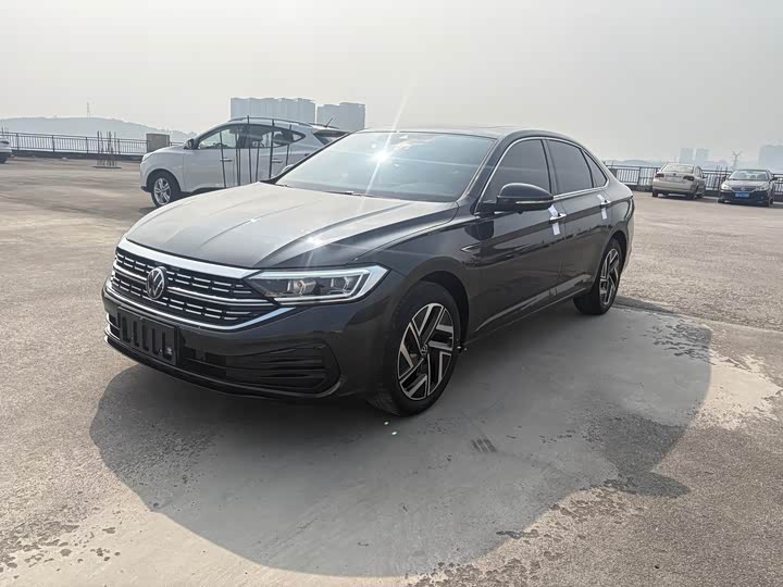 Фото 1 - Volkswagen Sagitar L