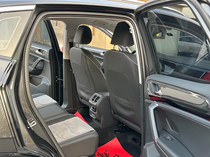 Фото 7 - Volkswagen Tayron X