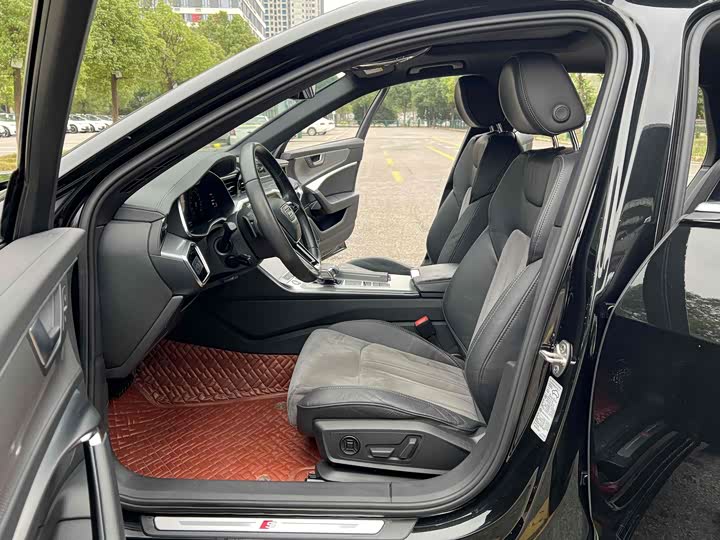 Фото 4 - Audi A6L